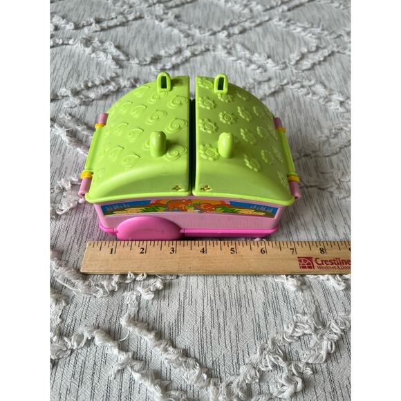 Fisher-Price Little People Camping Adventure Sarah Lynn 2007 - Picture 8 of 9